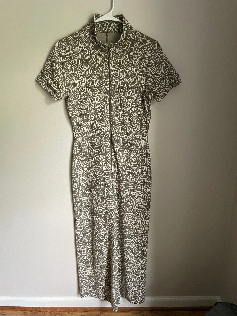 FREE PEOPLE Ellie Jumpsuit in Palm Olive Green Women’s Size Small Wide Leg